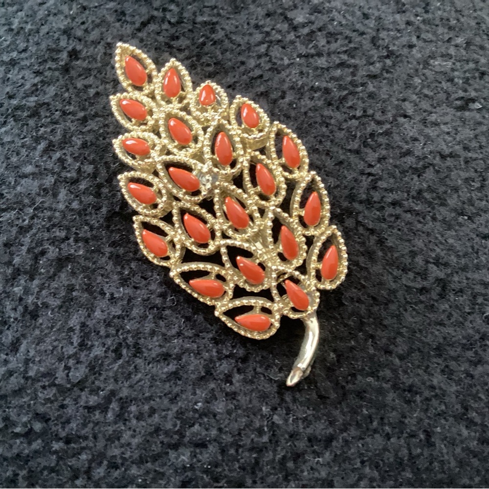 Vintage Gerry brooch from the ‘60’s.